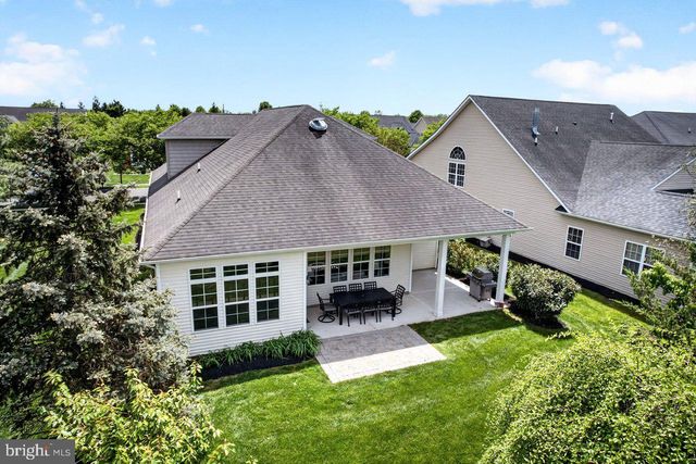 8 TUSCANY DR, Princeton Junction, NJ 08550