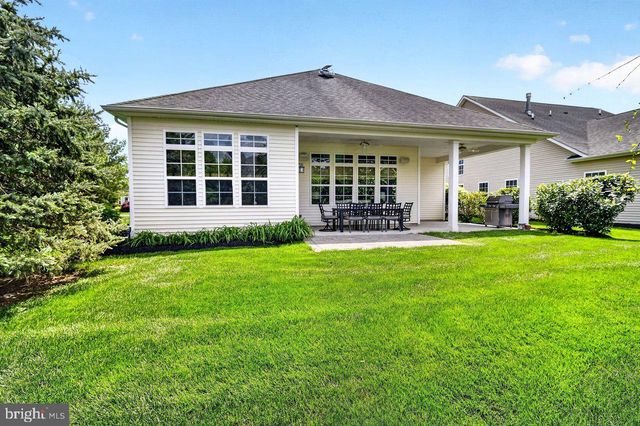 8 TUSCANY DR, Princeton Junction, NJ 08550