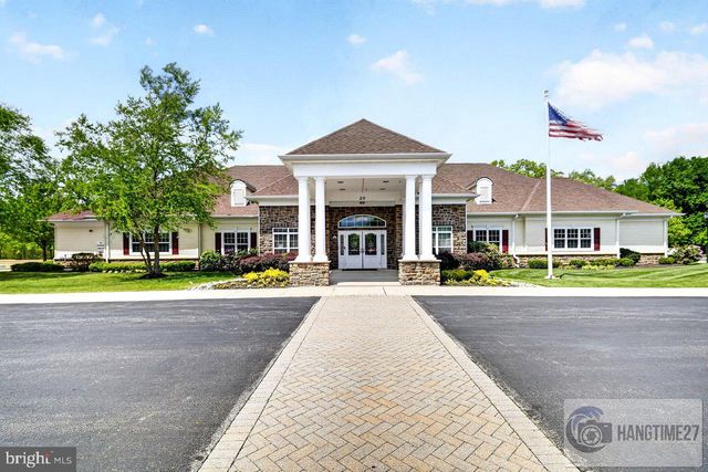 8 TUSCANY DR, Princeton Junction, NJ 08550