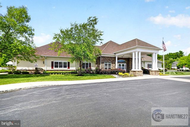 8 TUSCANY DR, Princeton Junction, NJ 08550