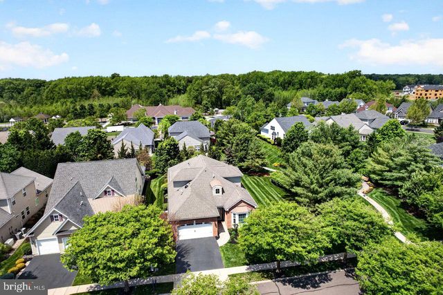 8 TUSCANY DR, Princeton Junction, NJ 08550
