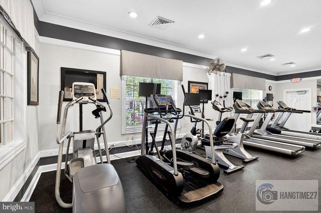 8 TUSCANY DR, Princeton Junction, NJ 08550