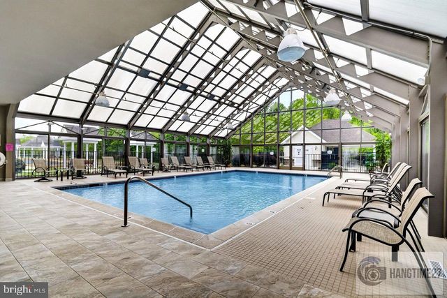 8 TUSCANY DR, Princeton Junction, NJ 08550