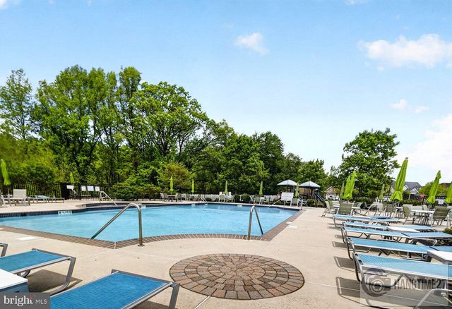 8 TUSCANY DR, Princeton Junction, NJ 08550