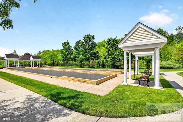 8 TUSCANY DR, Princeton Junction, NJ 08550