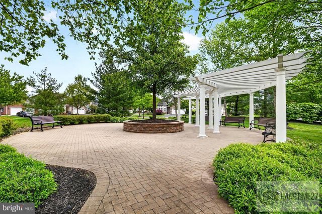 8 TUSCANY DR, Princeton Junction, NJ 08550