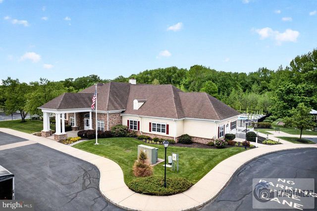 8 TUSCANY DR, Princeton Junction, NJ 08550