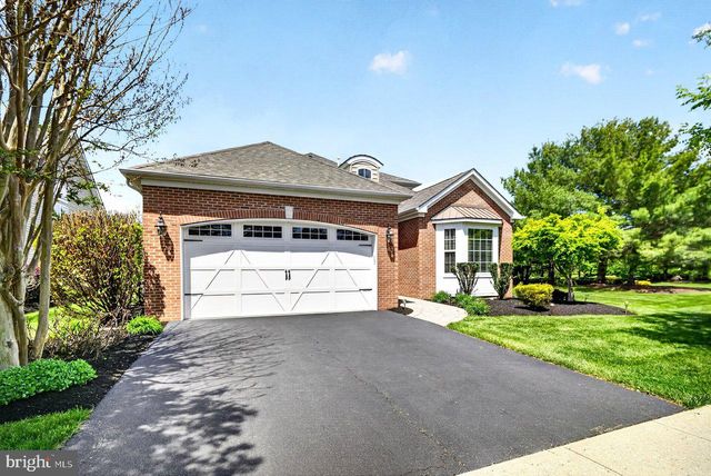 8 TUSCANY DR, Princeton Junction, NJ 08550