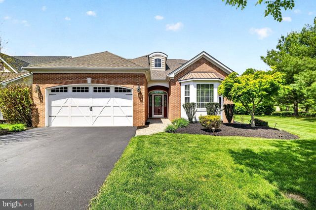 8 TUSCANY DR, Princeton Junction, NJ 08550