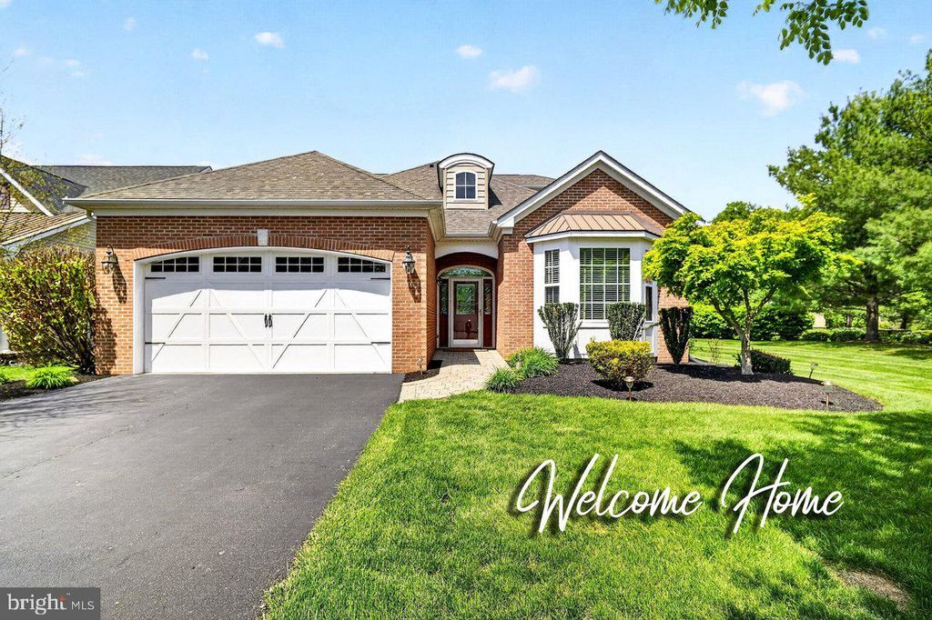 8 TUSCANY DR, Princeton Junction, NJ 08550