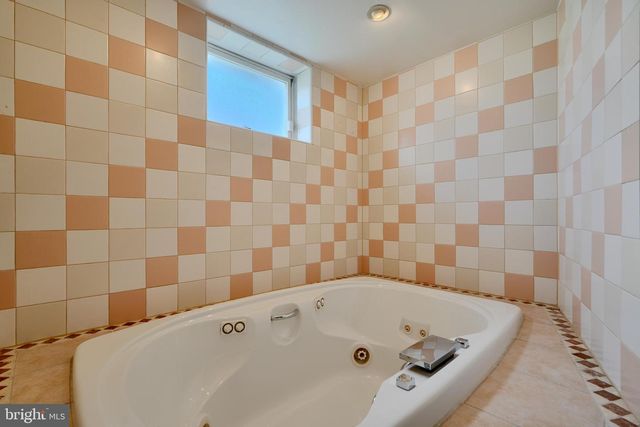 7731 N POINT CREEK RD, Baltimore, MD 21219