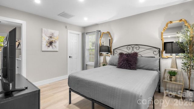 411 Cemetery Street, Charlotte, NC 28216