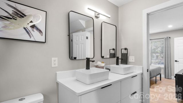 411 Cemetery Street, Charlotte, NC 28216