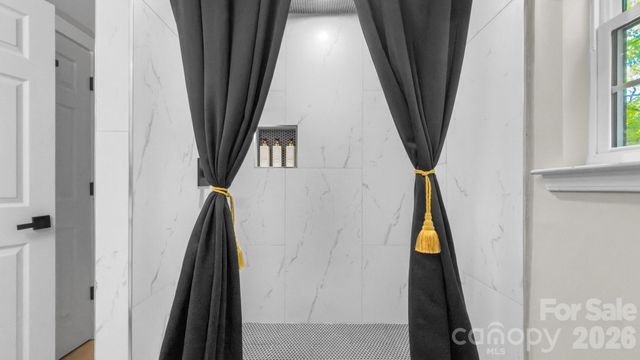 411 Cemetery Street, Charlotte, NC 28216