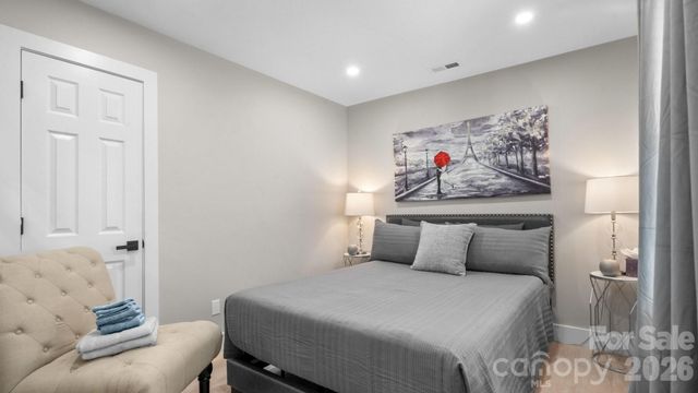 411 Cemetery Street, Charlotte, NC 28216