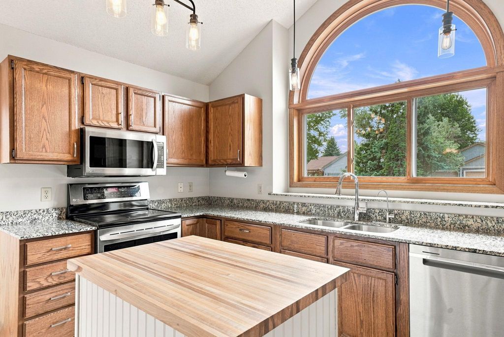 7135 Upper 157th Street W, Apple Valley, MN 55124 — photo 2