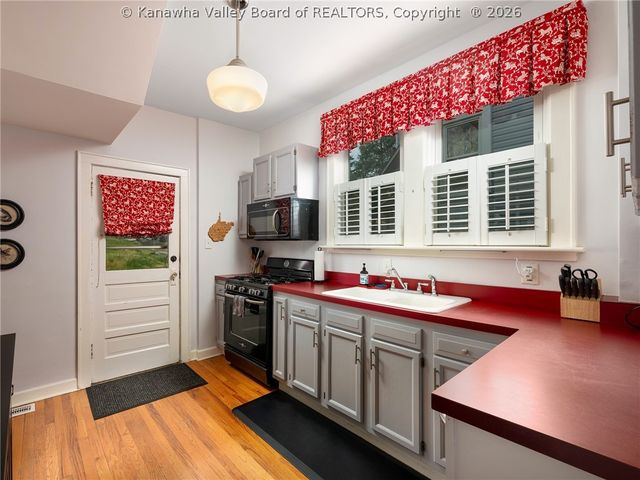 1119 Hickory Road, Charleston, WV 25314