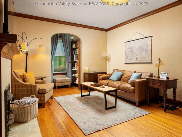1119 Hickory Road, Charleston, WV 25314