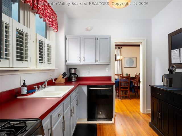 1119 Hickory Road, Charleston, WV 25314