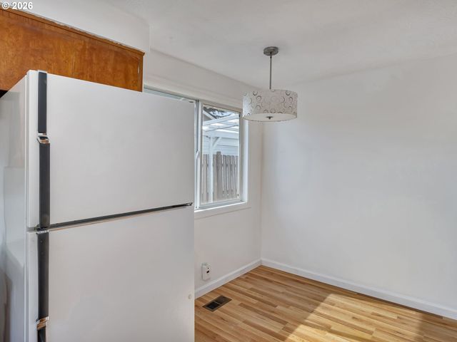 14484 Se PRIMROSE Ave, Milwaukie, OR 97267