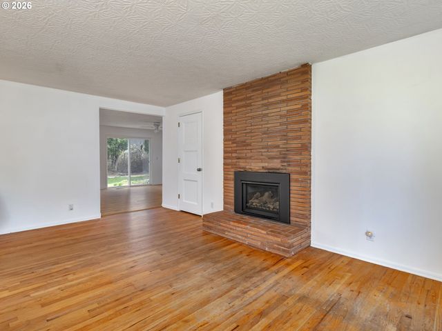 14484 Se PRIMROSE Ave, Milwaukie, OR 97267