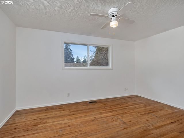 14484 Se PRIMROSE Ave, Milwaukie, OR 97267