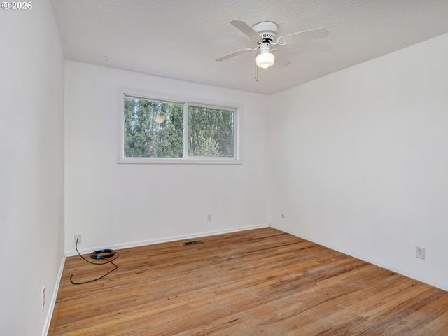 14484 Se PRIMROSE Ave, Milwaukie, OR 97267