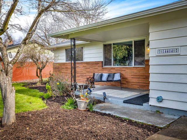 14484 Se PRIMROSE Ave, Milwaukie, OR 97267