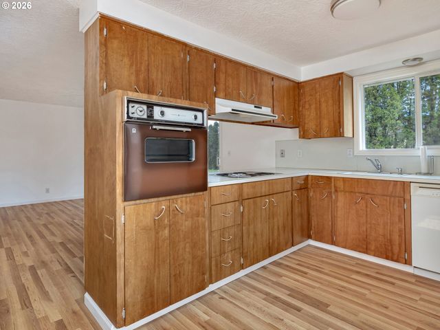 14484 Se PRIMROSE Ave, Milwaukie, OR 97267