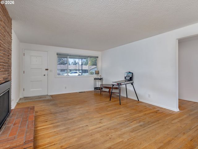 14484 Se PRIMROSE Ave, Milwaukie, OR 97267