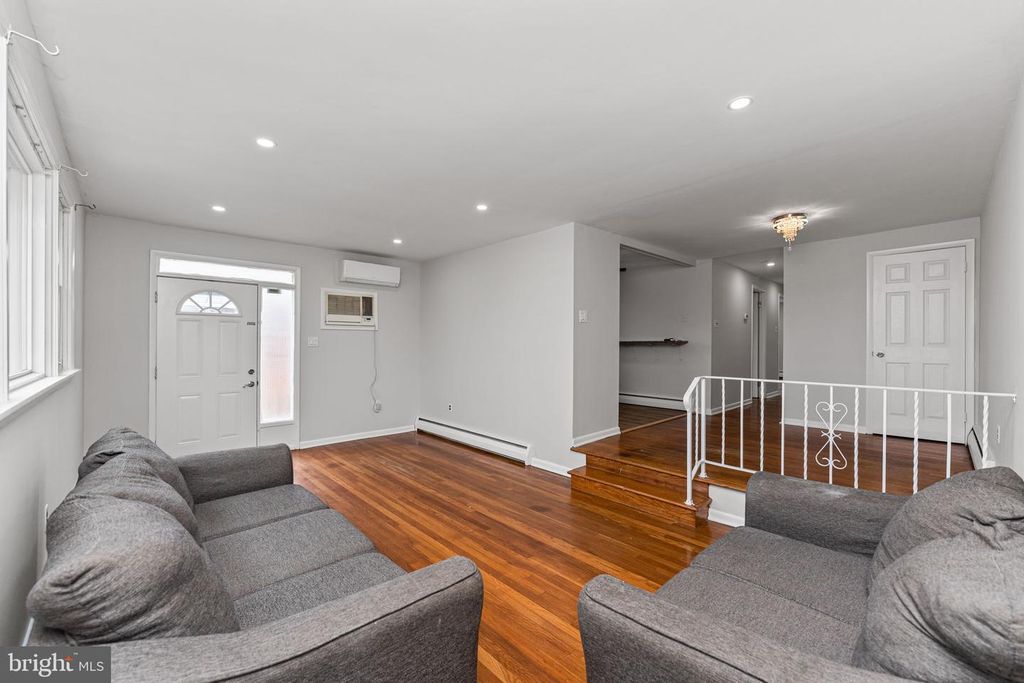 437 JEFFERSON ST, LANSDALE, PA 19446 — photo 4