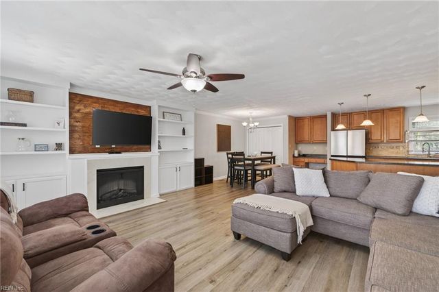 5529 Taylors Walke LN, Virginia Beach, VA 23462