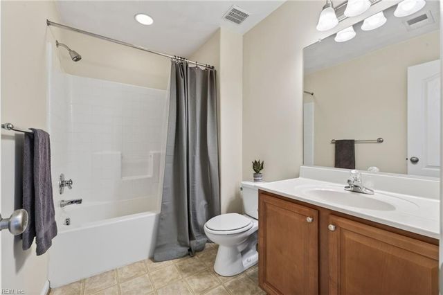 5529 Taylors Walke LN, Virginia Beach, VA 23462