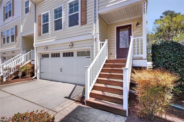 5529 Taylors Walke LN, Virginia Beach, VA 23462
