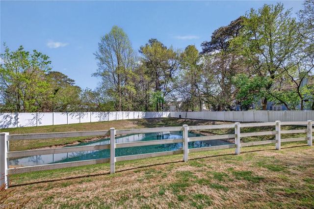 5529 Taylors Walke LN, Virginia Beach, VA 23462