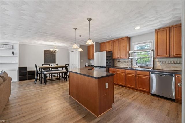 5529 Taylors Walke LN, Virginia Beach, VA 23462