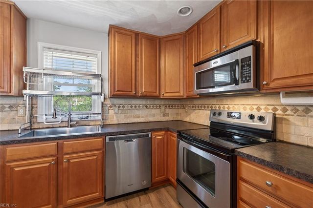 5529 Taylors Walke LN, Virginia Beach, VA 23462