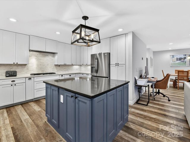 21200 Rio Oro Drive, Cornelius, NC 28031