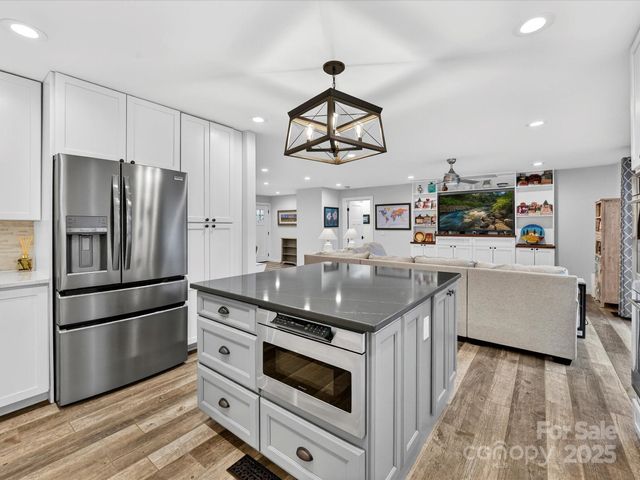 21200 Rio Oro Drive, Cornelius, NC 28031