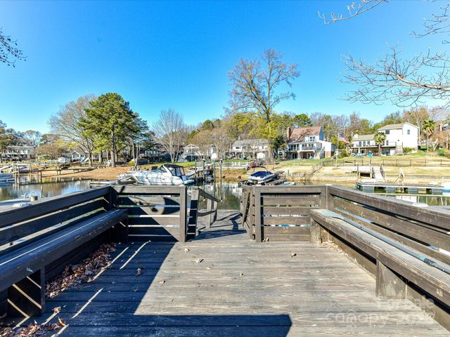 21200 Rio Oro Drive, Cornelius, NC 28031