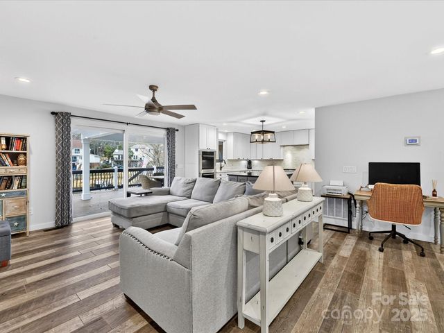 21200 Rio Oro Drive, Cornelius, NC 28031