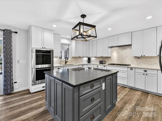 21200 Rio Oro Drive, Cornelius, NC 28031