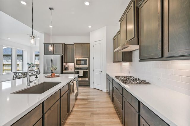 1424 River Point Drive, Friendswood, TX 77546