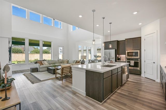 1424 River Point Drive, Friendswood, TX 77546