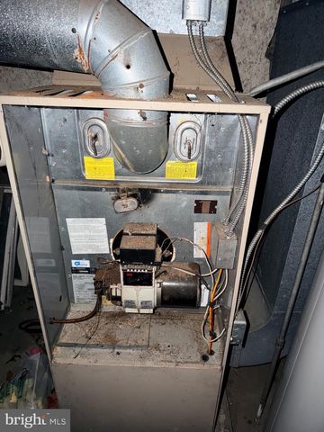 6 RHODE ISLAND AVE, Cherry Hill, NJ 08002