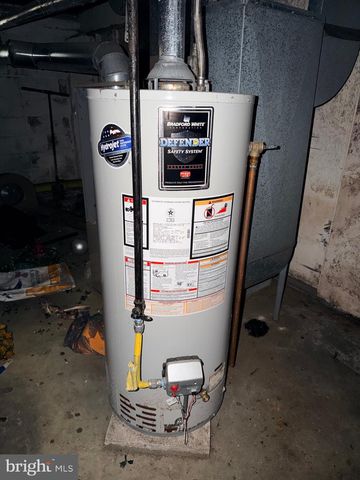 6 RHODE ISLAND AVE, Cherry Hill, NJ 08002