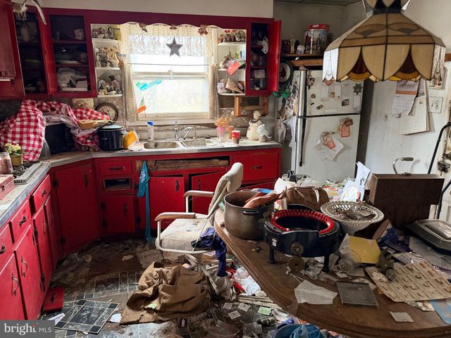 6 RHODE ISLAND AVE, Cherry Hill, NJ 08002