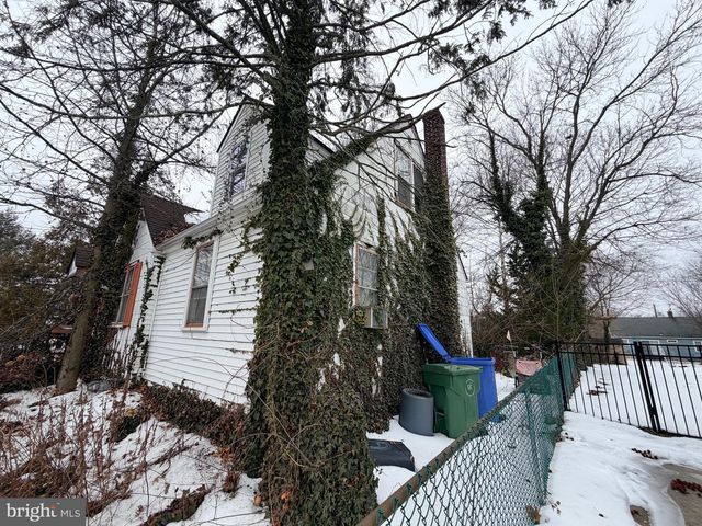 6 RHODE ISLAND AVE, Cherry Hill, NJ 08002