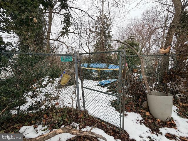 6 RHODE ISLAND AVE, Cherry Hill, NJ 08002