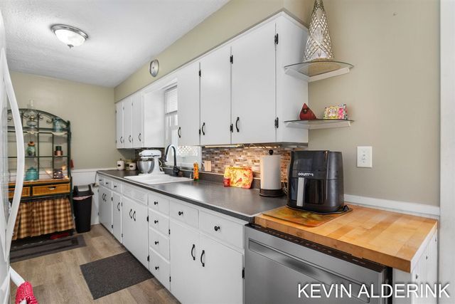 3010 104th Avenue, Zeeland, MI 49464